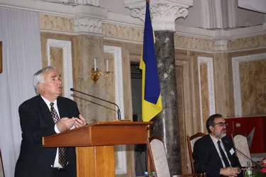 Виступ завідуючого Відділу білкової інженерії та біоінформатики Інституту молекулярної біології і генетики НАН України, члена-кореспондента НАН України, д.б.н., професора Корнелюк О.І. «Протеом еукаріотів: моделювання просторової структури білків і надмолекулярних комплексів»